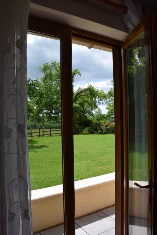 Bed and Breakfast Libellule Coussac-Bonneval Exterior foto