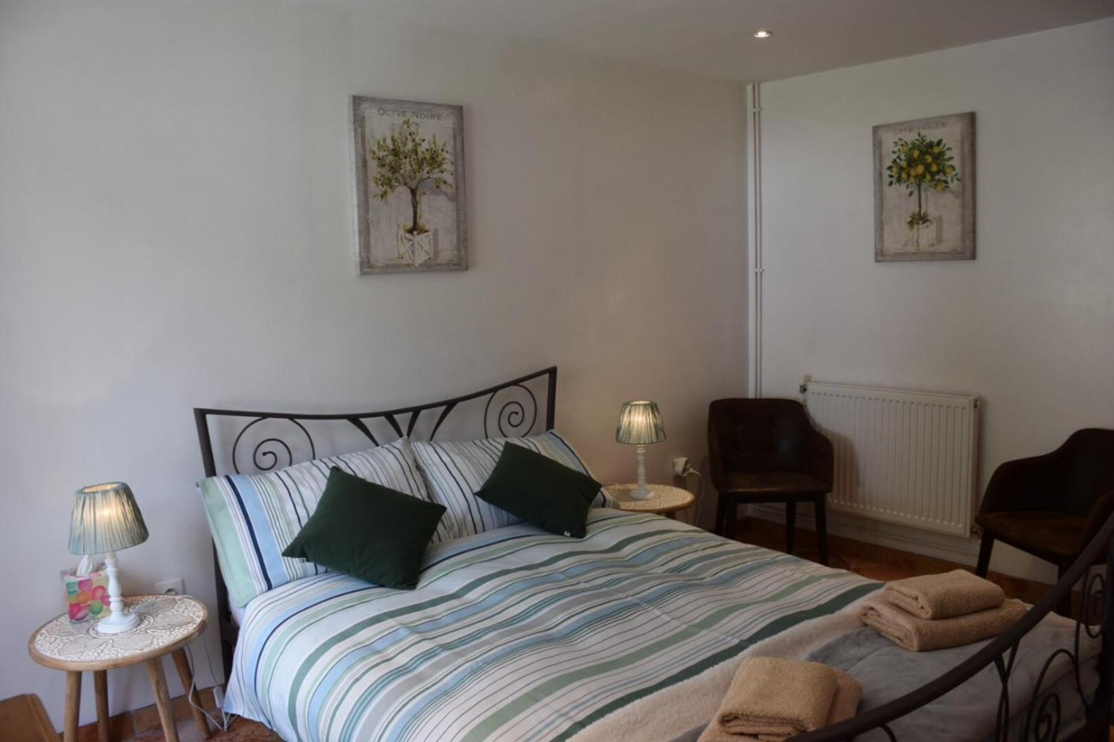 Bed and Breakfast Libellule Coussac-Bonneval Exterior foto